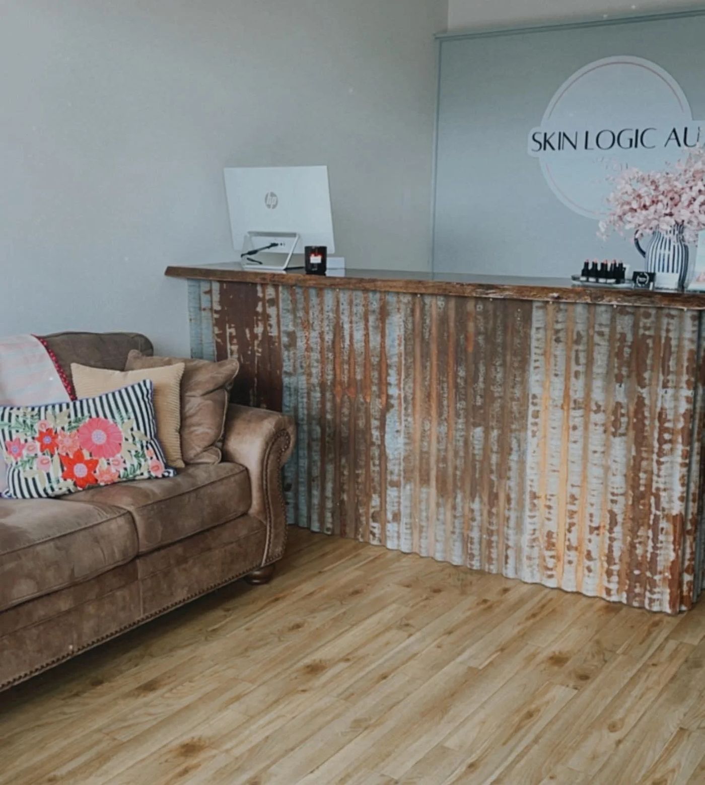The Skin Logic AU reception desk and sign on Tamworth Street, Dubbo
